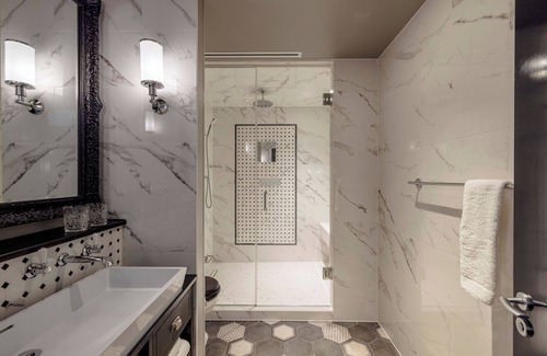 Shoreditch Hotel | Virgin Hotels London-Shoreditch