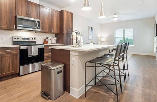 Seguin Apartment | Virginia 1BD 2 - One Bedroom Apartment, Sleeps 2