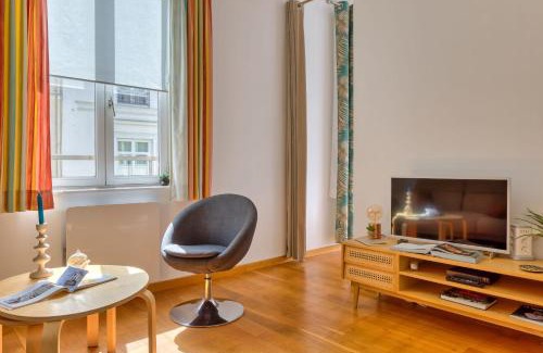 Coteaux Ouest Apartment | Virginie F2 central et agréable avec parking !