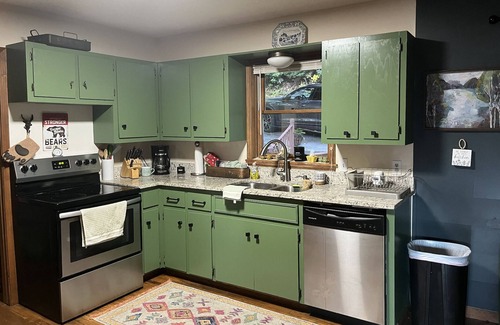 Sky Valley House | Visit Juniper Lodge; our 4-bdr mountain cabin located at the top of Sky Valley!