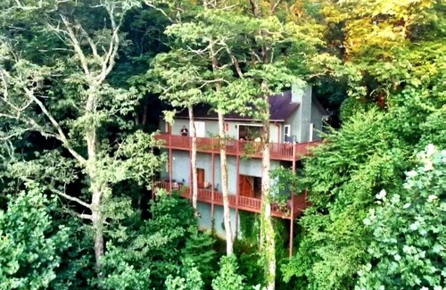 Sky Valley House | Visit Juniper Lodge; our 4-bdr mountain cabin located at the top of Sky Valley!