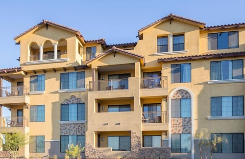 Cibola Vista Apartment | Visit the amazing Red Rock Formation in this beautiful 1BD condo with amenities