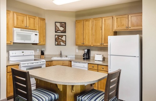 Windsor Resort | Visit the Russian River Valley in style!