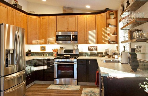 Hillside East House | Visit the Upper Hillside near Chugach State Park nature-rich yet convenient