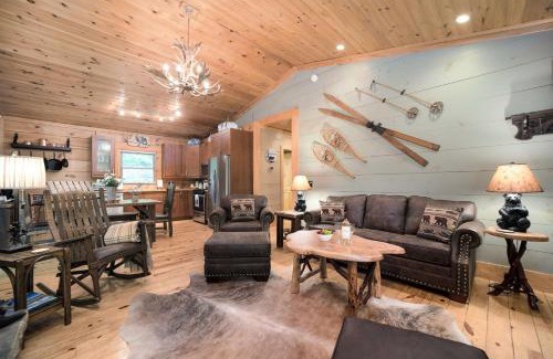 Cullowhee House | Visit WCU and Ski Sapphire Valley! Smoky Mtn Cabin