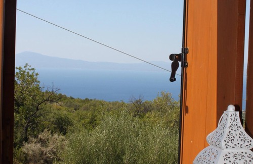 Megali Mantineia Villa | Vista Avia Villa (Traditional Stone Villa with Pool and Amazing View)