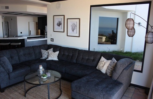 San Onofre House | Vista Blanca: Luxurious 5-bdrm in Cyprus Cove