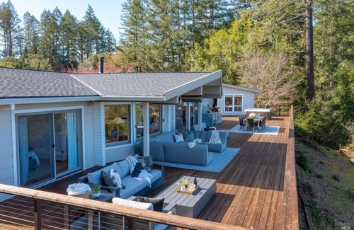 Healdsburg House | Vista Breathtaking View Estate, 5 min to Healdsburg Square, Sleeps 12, Pool, Spa