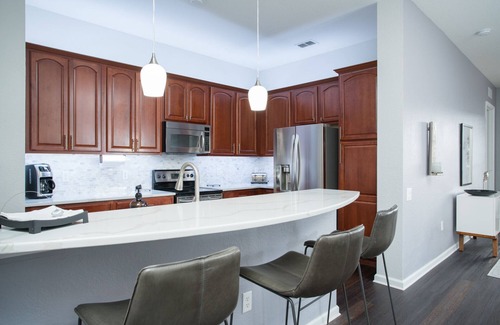 Florida Central Atlantic Coast Condo | Vista Cay Luxury Vision. Near all theme Parks and walk to conventions