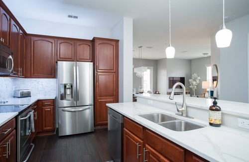 Florida Central Atlantic Coast Condo | Vista Cay Luxury Vision. Near all theme Parks and walk to conventions
