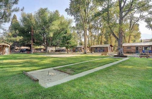 Buena Vista Hotel | Vista Court Cabins & Lodge