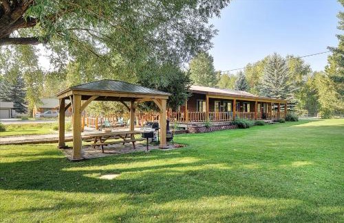 Buena Vista Hotel | Vista Court Cabins & Lodge