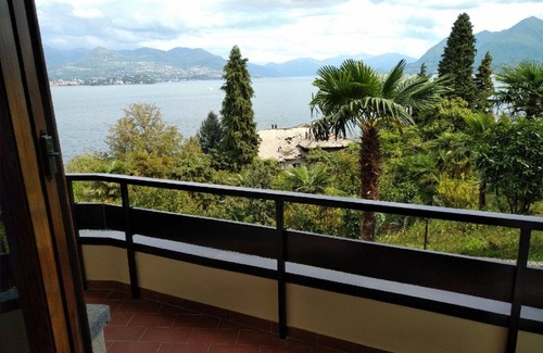 Stresa Apartment | Vista Lago Due in centre of Stresa with terrace and superb view of lake and WiFi