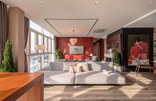 Thao Dien Apartment | Vista Luxurious Sky Villa is under maintenance and repair