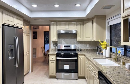 Bonita House | Vista Point Pomona: A Cozy Hilltop Retreat with Spanish Charm