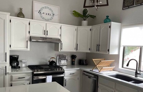 Sierra Vista House | Vista Retreat - Country Club Estates