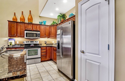 Fieldstone Bluffs Villa | Vista - Sleeps 6-10 4 Bedroom Villa by RedAwning