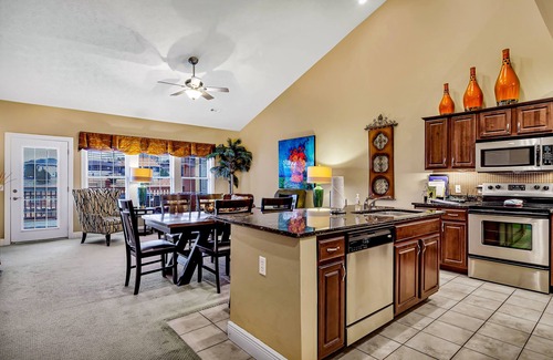 Fieldstone Bluffs Villa | Vista - Sleeps 6-10 4 Bedroom Villa by RedAwning