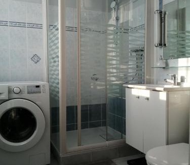 Vittel Apartment | Vittel Spacieux 2 pièces Rénové - Confortable - Vue - 200 mètres Thermes