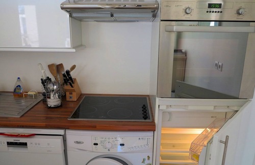 Cannes City Centre Apartment | Viva Riviera Nice and Quiet 1 Bedroom with swimming pool