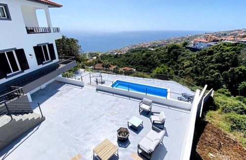 Machico House | Viva Village