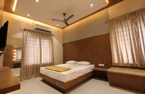 Palani Hotel | Vivaaha Mahal