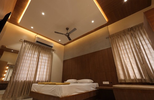 Palani Hotel | Vivaaha Mahal