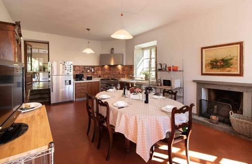 Capannori Villa | VIVI - villa with private pool. Free WiFi. Lucca.