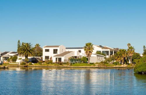 Muizenberg Apartment | Vlei Cove Guesthouse