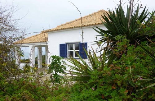 Azenhas do Mar Villa | VNSM - Rustic Villa on the cliff