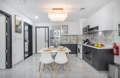 Discovery Gardens Apartment | Vogue | Elegance at Pearlz near Metro