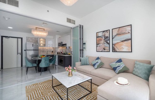 Discovery Gardens Apartment | Vogue | Elegance at Pearlz near Metro