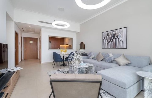 Dubai Apartment | Vogue Golf Views - Vida Emirates Hills