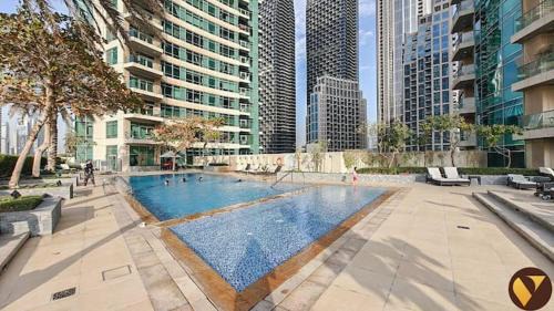 Downtown Dubai Apartment | Vogue In the Heart of Downtown Walkable to Burj Khalifa & Dubai Mall Spacious Two Bedroom Apartment with Large Balcony and full Amenities