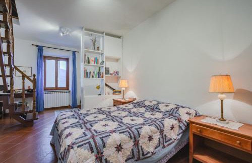 Volastra Apartment | Volastra Cozy APT - with Terrace & Seaview