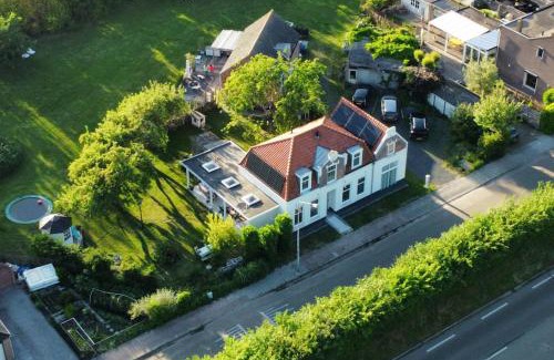 Vlissingen Apartment | Volledig gerenoveerde luxe gastsuite met ontbijt