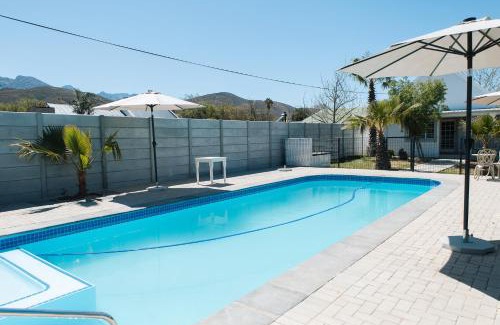 Ladismith Bed & Breakfast | Volstruis Paleis