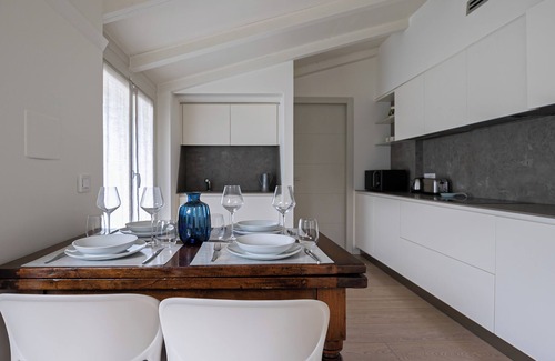 Monza Apartment | Volta 40 - Two Bedroom Apartment, Sleeps 8