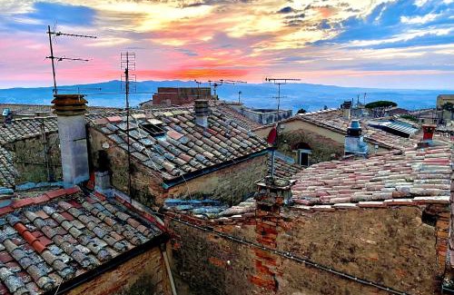 Volterra Apartment | "Volterra Casa di Charme" with Rooftop Terrace