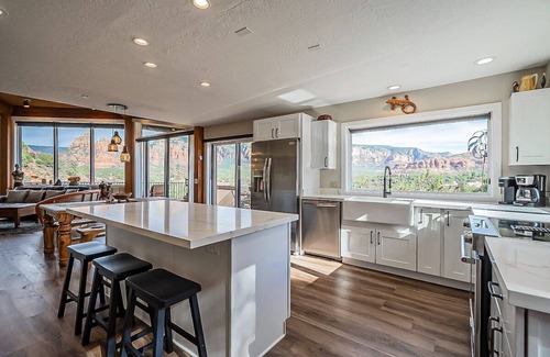 Sedona House | Vortex Horizon~Awesome Views⁓Deck⁓BBQ⁓Fire Table