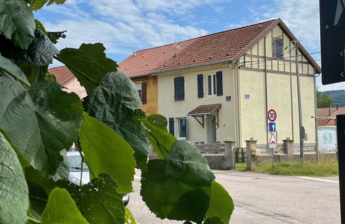 Aumontzey House | Vosges: quiet house near Gérardmer (15 min) – sleeps 8 – pets allowed.