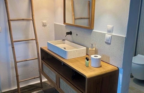 Drafaki House | Vougli View