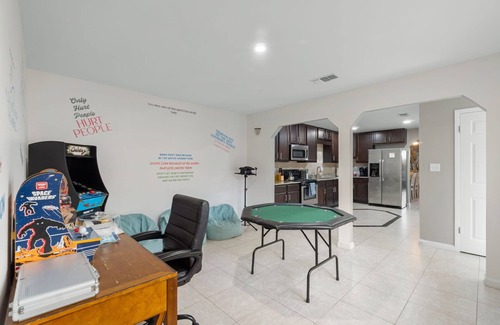 Fort Walton Beach House | VR, Arcade, Minutes to Everything!
