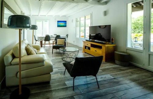 La Bastide-des-Jourdans House | Vrbo Property