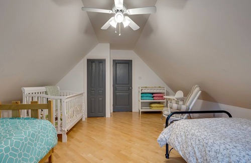 Lac-des-Seize-Iles House | Vrbo Property