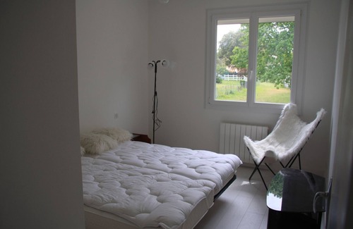 Etaules House | Vrbo Property