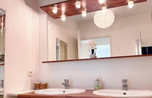 Eysines Apartment | Vrbo Property