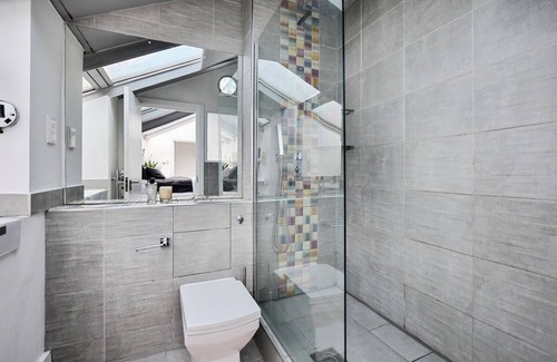 Camden Town with Primrose Hill Apartment | Vrbo Property