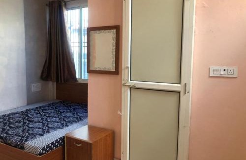 Vrindavan Hotel | VRINDAVAN HOTEL SARASWATI DEVI ATITHI BHAWAN - Near Prem Mandir & Isckon Temple- #Free Wi-Fi #Parking #Fully Air Conditioning #Room Service #Premium Hotel In Vrindavan