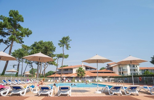 Soustons Condo | Vue Lac ! Appart pour 6 à Soustons | Accès Piscine